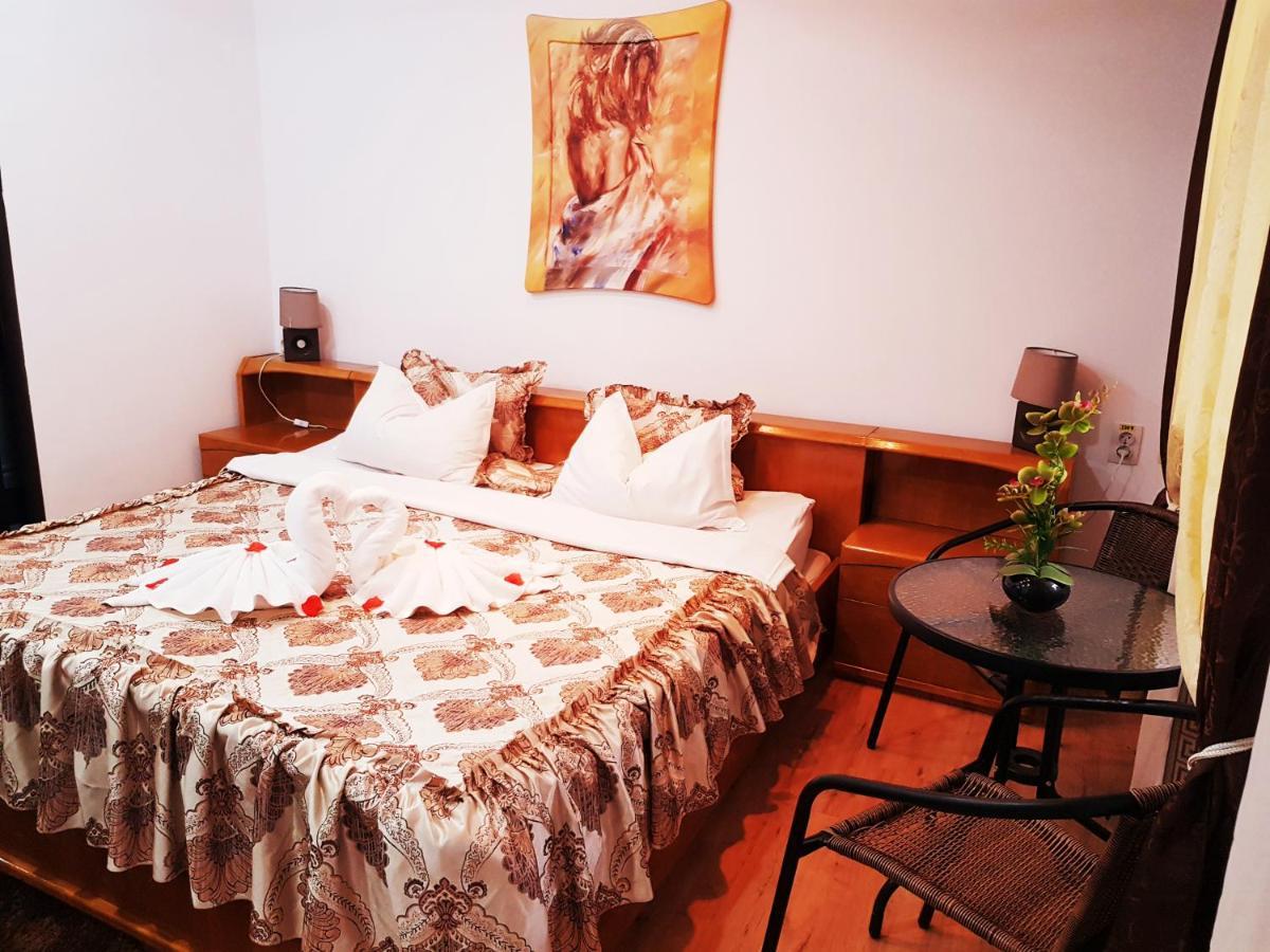 Pensiunea Red Rose Apartments Timisoara Exterior photo