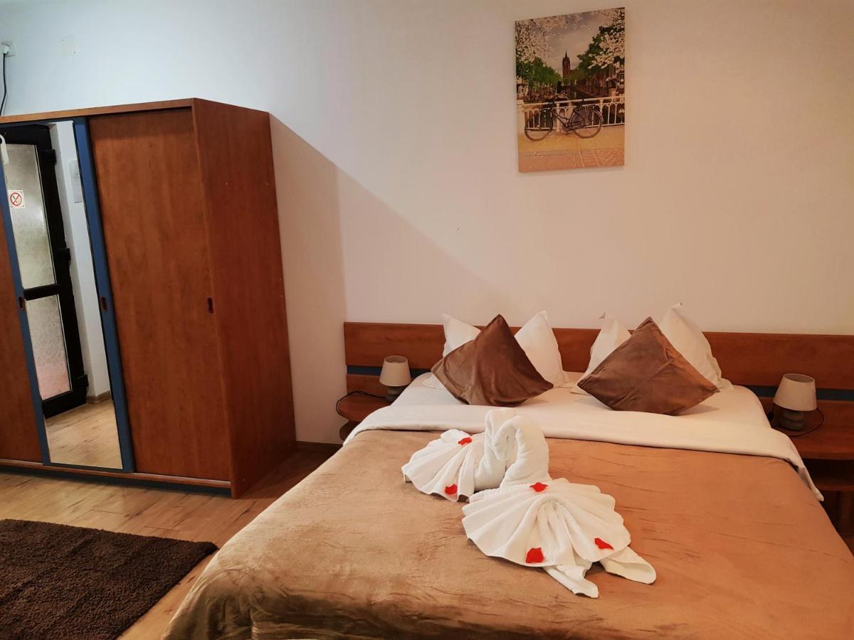 Pensiunea Red Rose Apartments Timisoara Exterior photo