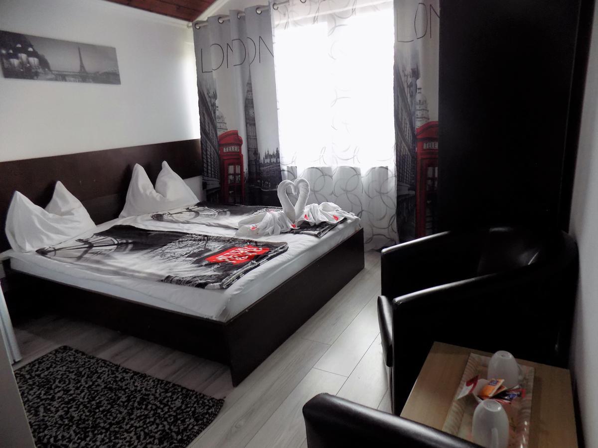 Pensiunea Red Rose Apartments Timisoara Exterior photo
