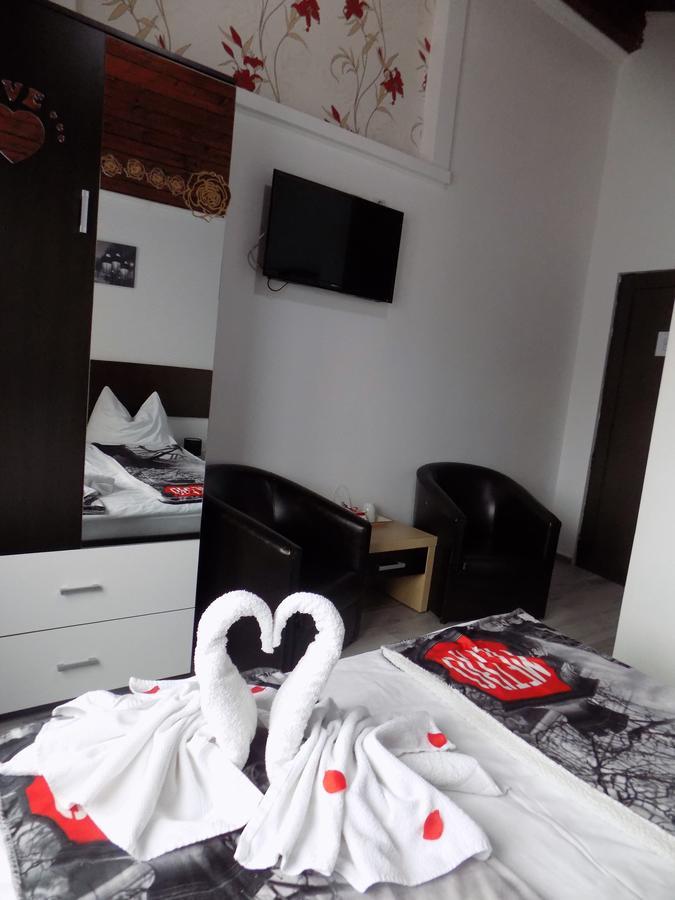 Pensiunea Red Rose Apartments Timisoara Exterior photo